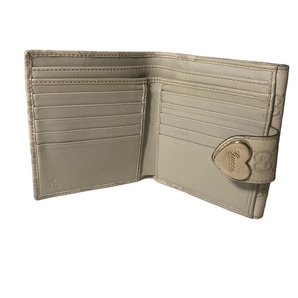 Vintage Gucci Heart Compact Wallet - Picture 4 of 10